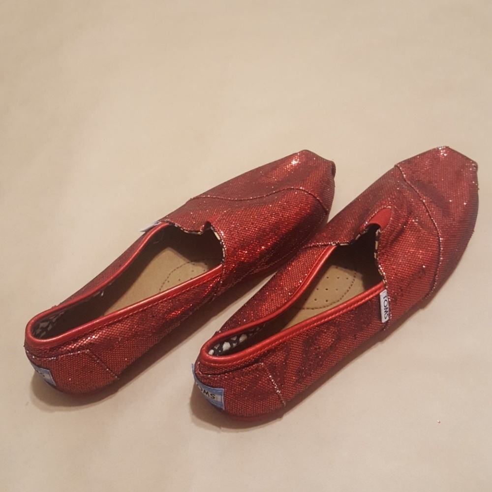Festive red glitter toms